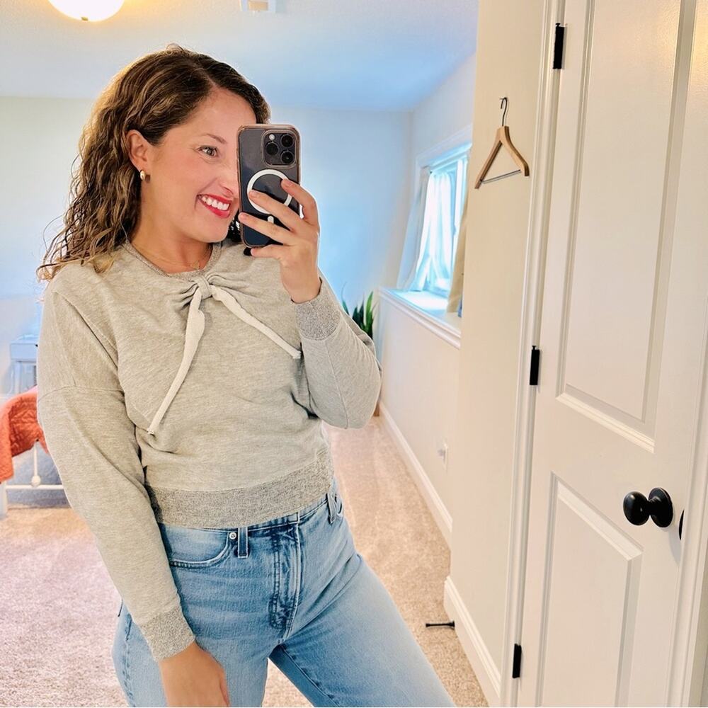 THE GREAT. Gray Bow Crewneck Sweatshirt XS